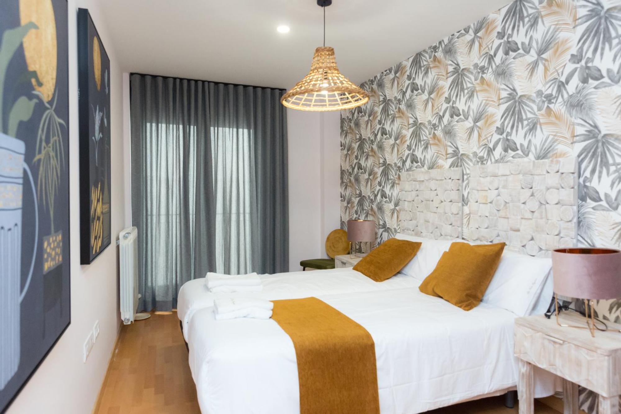 Apartamentos San Pedro Regalado Valladolid Extérieur photo