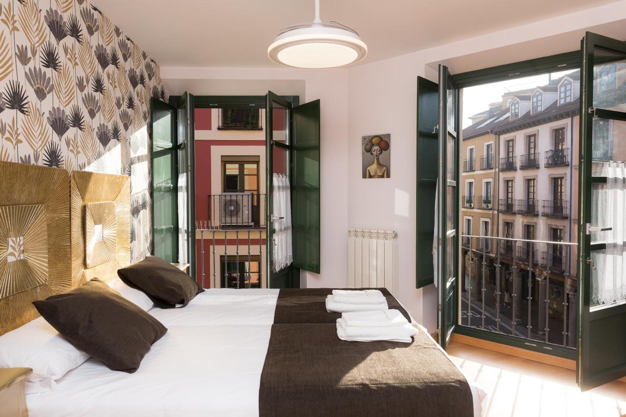 Apartamentos San Pedro Regalado Valladolid Extérieur photo